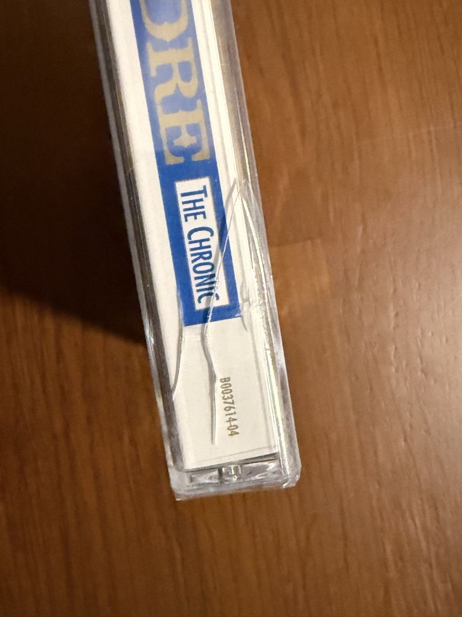 Musicassette: Dr. Dre - The Chronic - 30th anniverssary Cassette – Usato da Delémont venduto da Studio_du_soleil 2