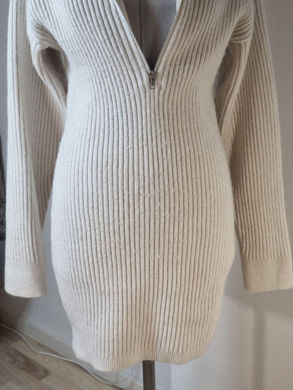 H&M Vestiti: M/L (38) 40/42 schlichtes STRICKKLEID écru / Longpullover – Usato da Dürnten venduto da Bachtelsurfer 5