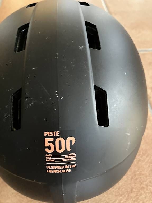 Decathlon Caschi: Casque ski enfant 3-4ans – Usato da St-Légier-Chiésaz venduto da 38y_fz72 1