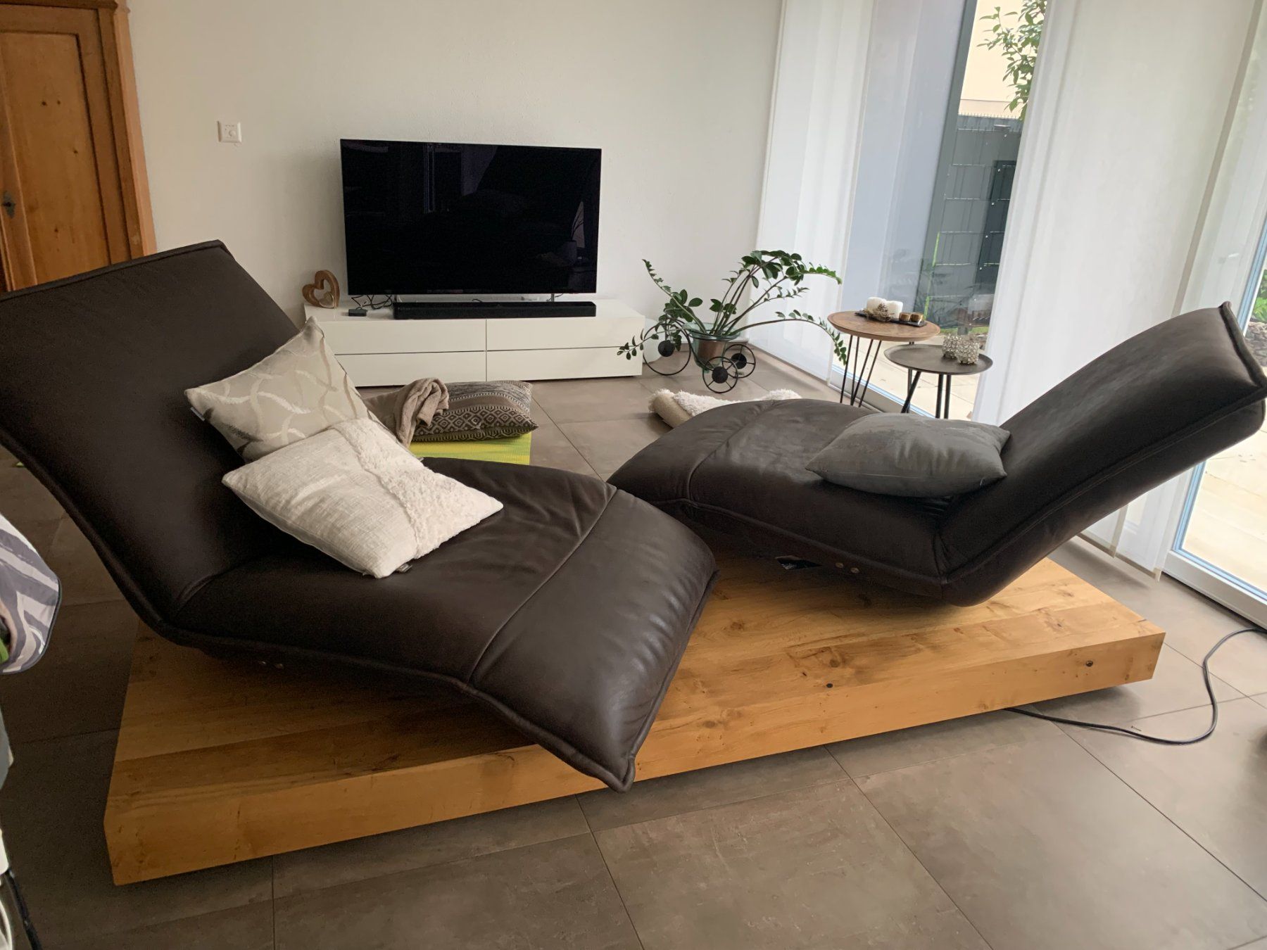 Koinor Sofas: 2er Designersofa Koinor, braun – Gebraucht aus Muttenz von coroyv 2