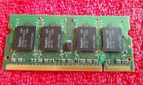 Memoria / RAM: 2 x 512 MB hynix PC2-5300S-555-12 – Usato da Zürich venduto da Zurich 2