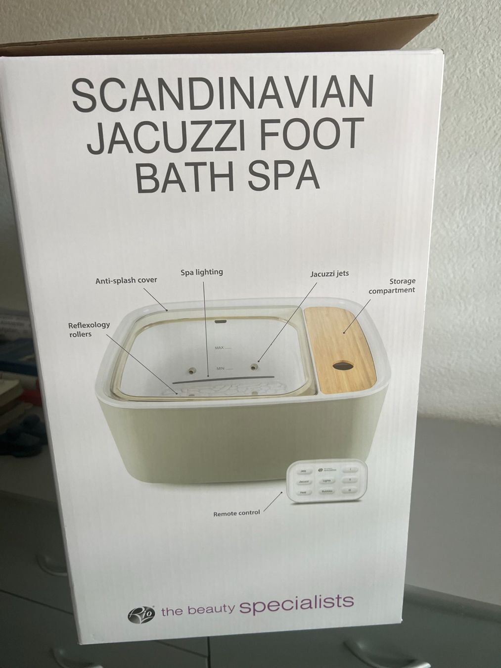 Pedicure: SCANDINAVIAN Jacuzzi Foot Bath  neu – Nuovo e nell'imballaggio originale da Gränichen venduto da Paolosch 2
