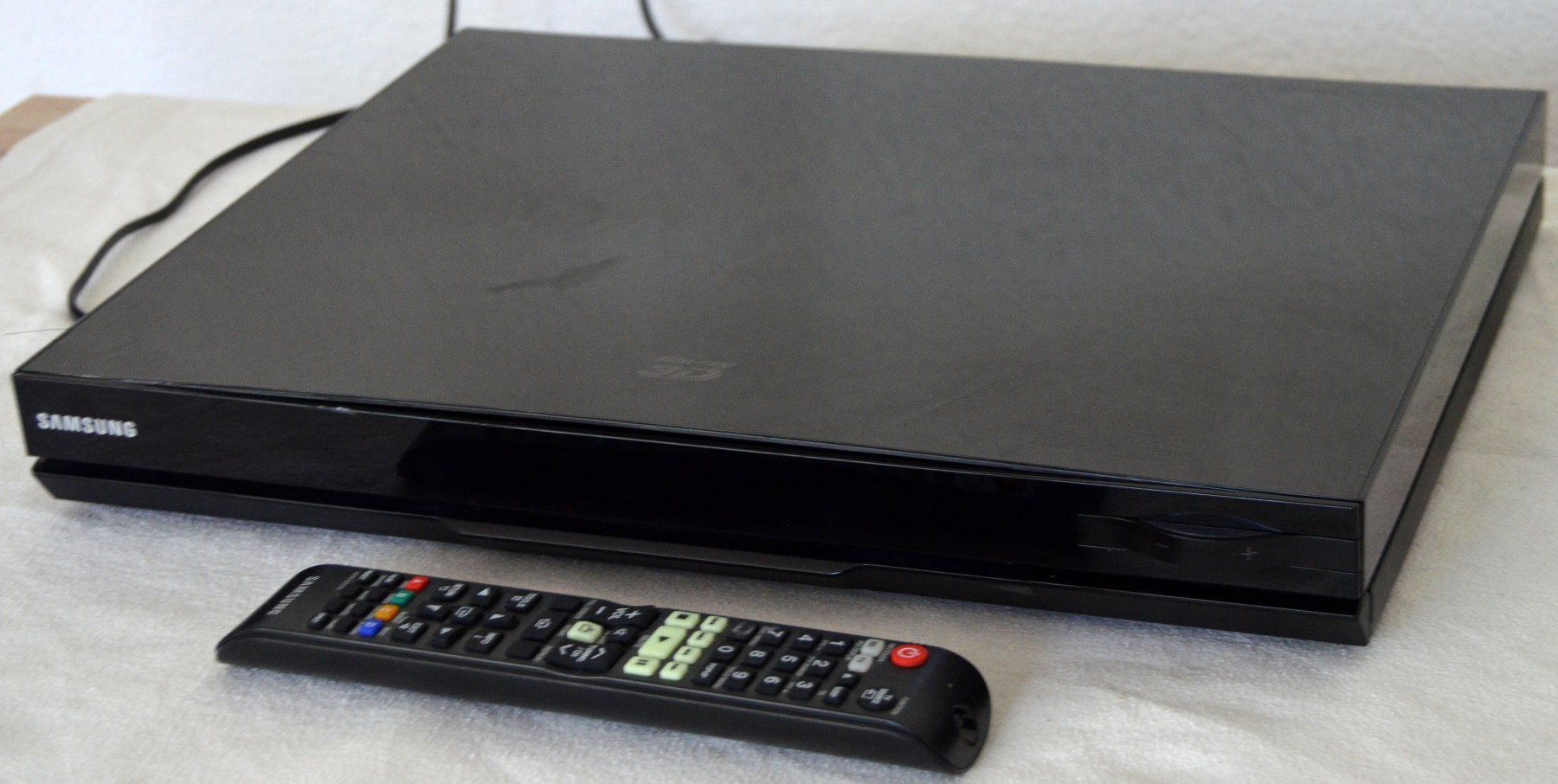 Samsung Multimediaplayer & Streamer: Samsung HT-D5500 3D Blu-ray – Gebraucht aus Collonges von arashee 1
