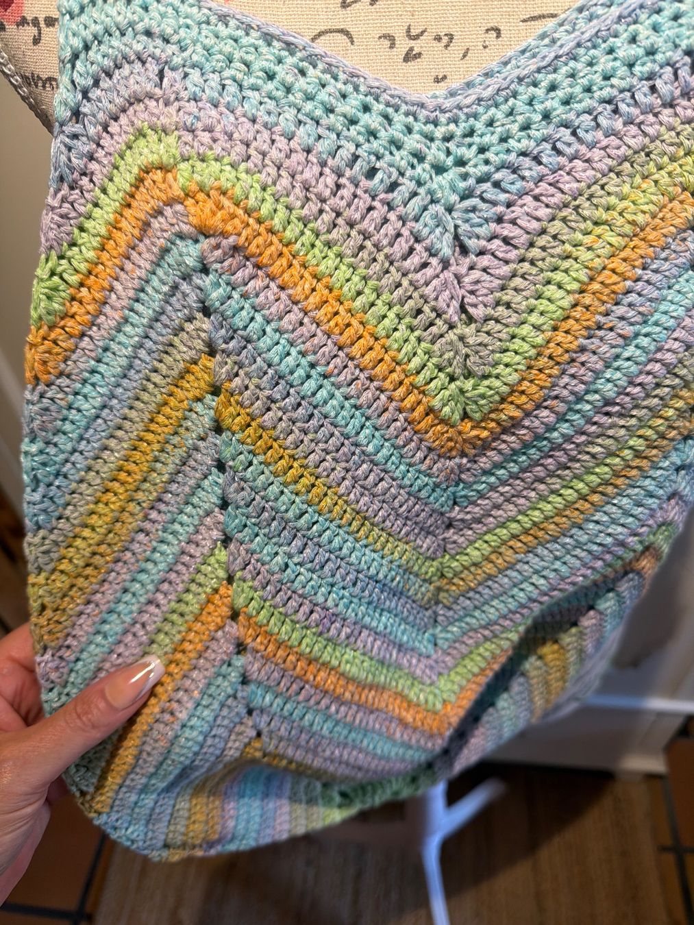 Borse da donna: /UMHÄNGETASCHE BUNT, HANDGESTRICKT – Nuovo e nell'imballaggio originale da Meienried venduto da ManuelaBoutique 1