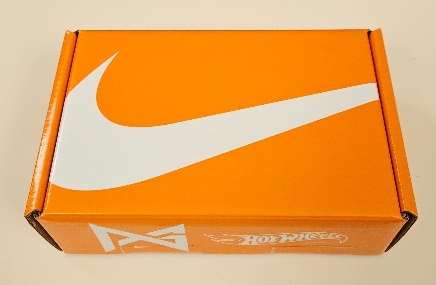 Hot Wheels Modellini d'auto: Hot Wheels Nike Paul George Circle Tracker – Nuovo e nell'imballaggio originale da Regensdorf venduto da 8Collect 2