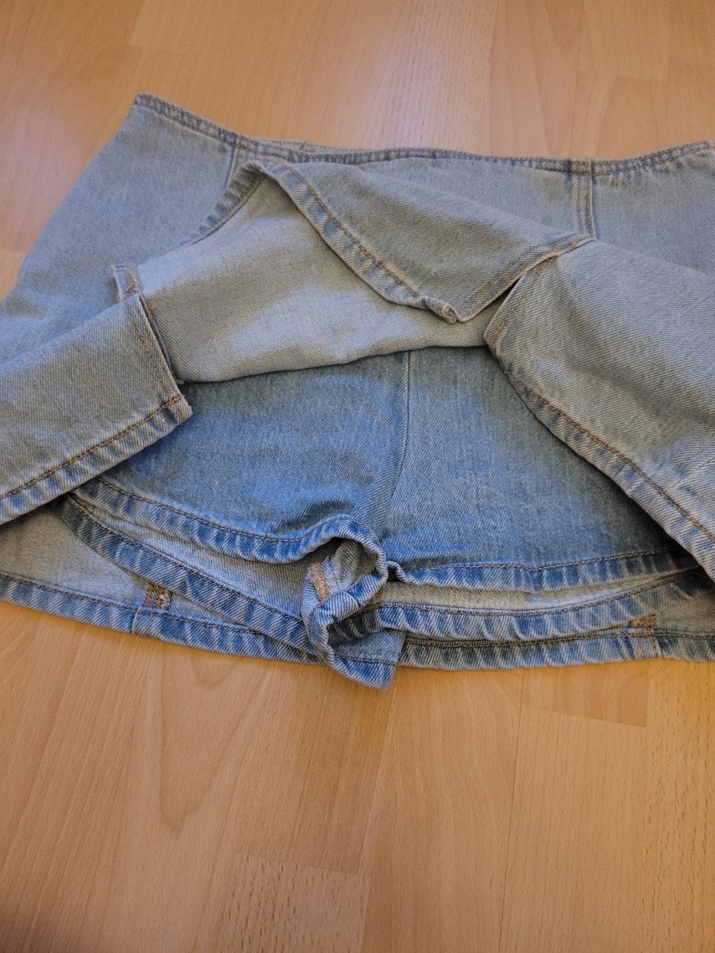 Stradivarius Jupes: Rock Stradivarius gr. 38 – D'occasion à Inwil par Flower2325 1