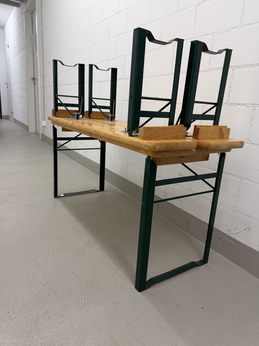Set di tavolo e panche: Kinder-Festbankgarnitur klappbar – Usato da Zürich venduto da ana_t7ff 3