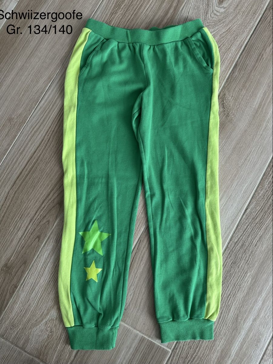 Hosen: Schwiizergoofe Trainerhose Gr. 134/140 – Gebraucht aus Rudolfstetten von Joyw