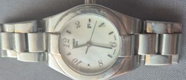 Tissot Uhr Edelstahl mit Datum Damenuhr