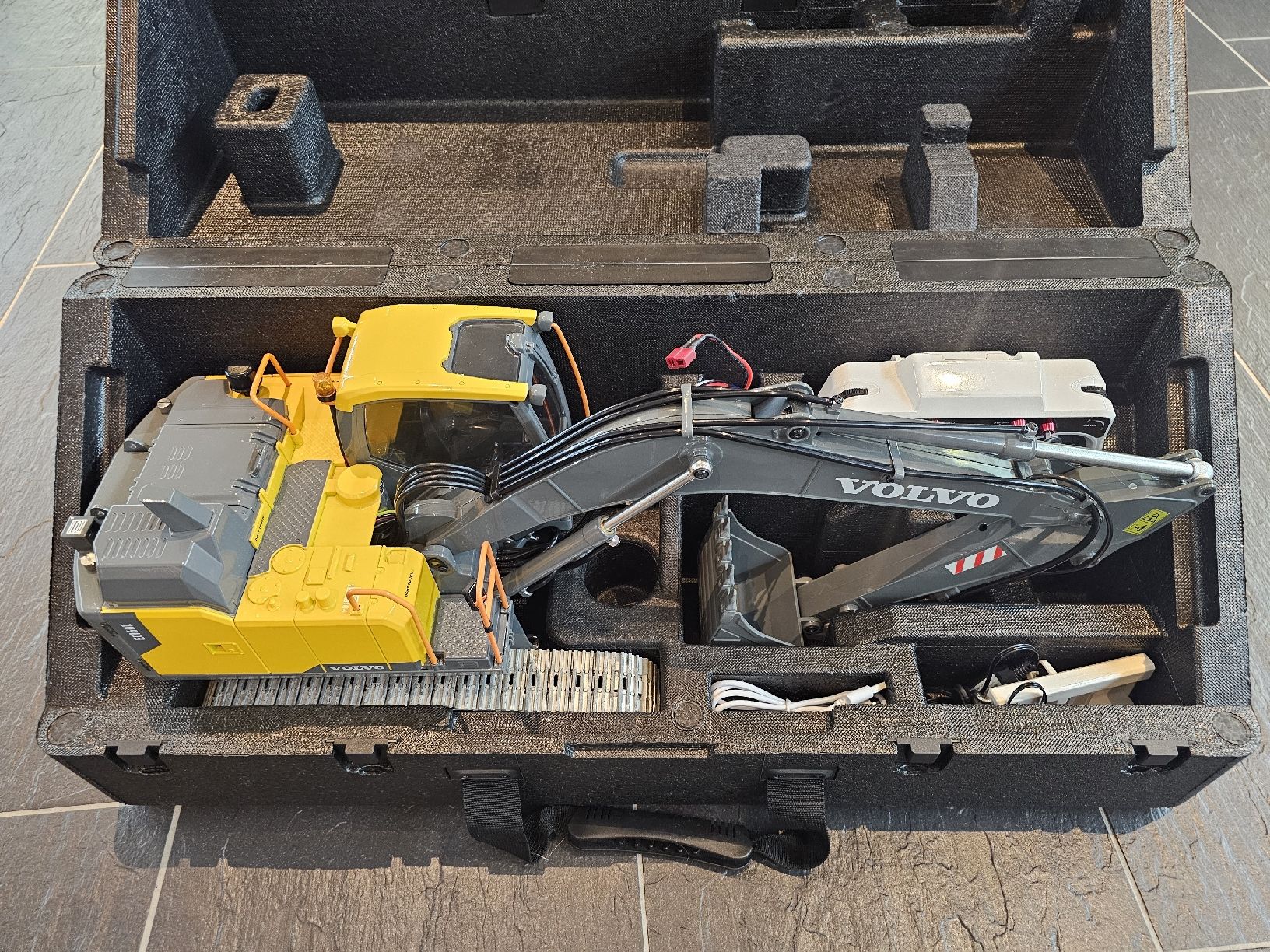 RC Kits de montage: Volvo EC160e RC Bagger – D'occasion à Staad SG par jasminekrecht 6