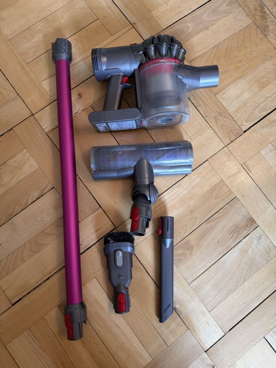 Dyson Aspirapolveri & Accessori: Dyson SV11 – Usato da Zürich venduto da by.mr.evans