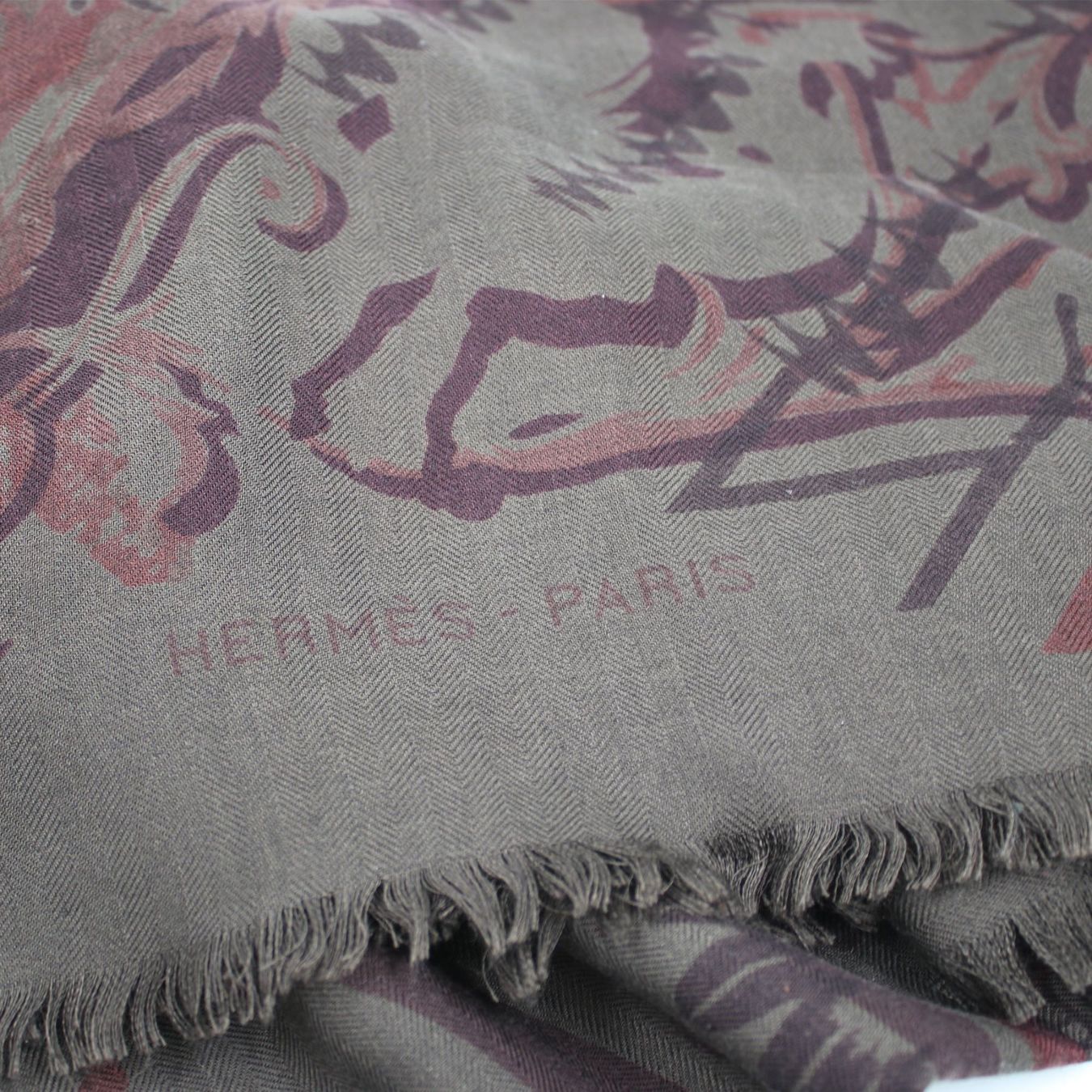 Hermès Foulard & Sciarpe: Hermès 140 Khaki – Usato da Binningen venduto da Designerlabels 3