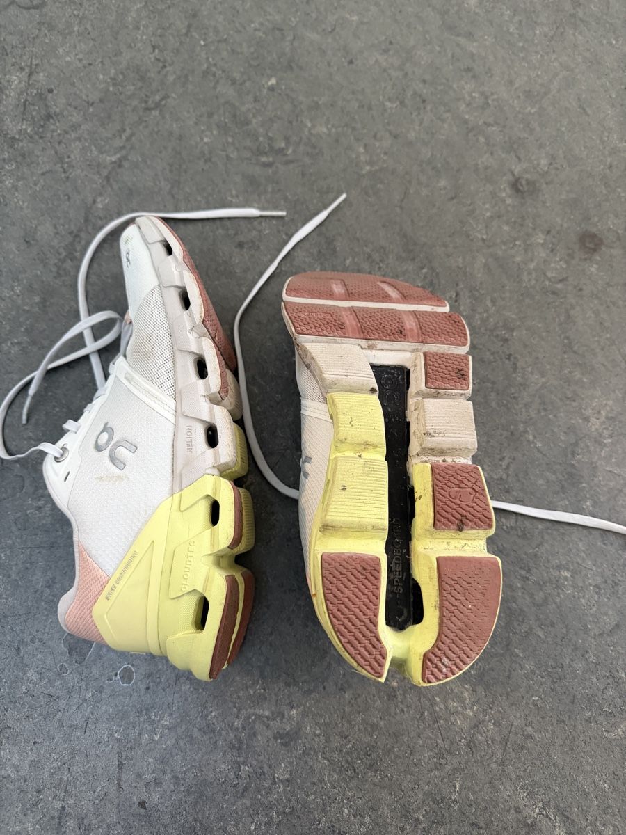 On Scarpe da donna: Laufschuhe ON Grösse 40 gebraucht – Usato da Fribourg venduto da FSHS 1