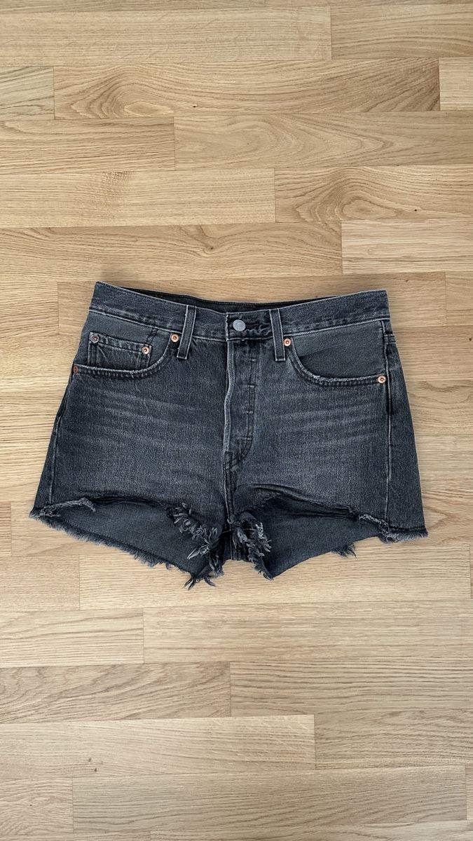 Levi's Jeans: Levi‘s Hotpants grau W27 – Nuovo (secondo la descrizione) da Neuenhof venduto da jow_fh6g