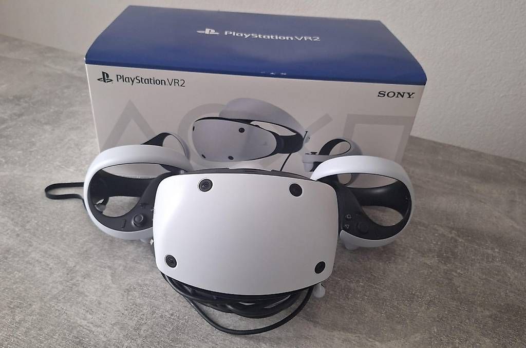 Casco VR: Sony Playstation VR2 inkl. 2 Sense Controller  – Usato da Sennwald venduto da mar_5xj5