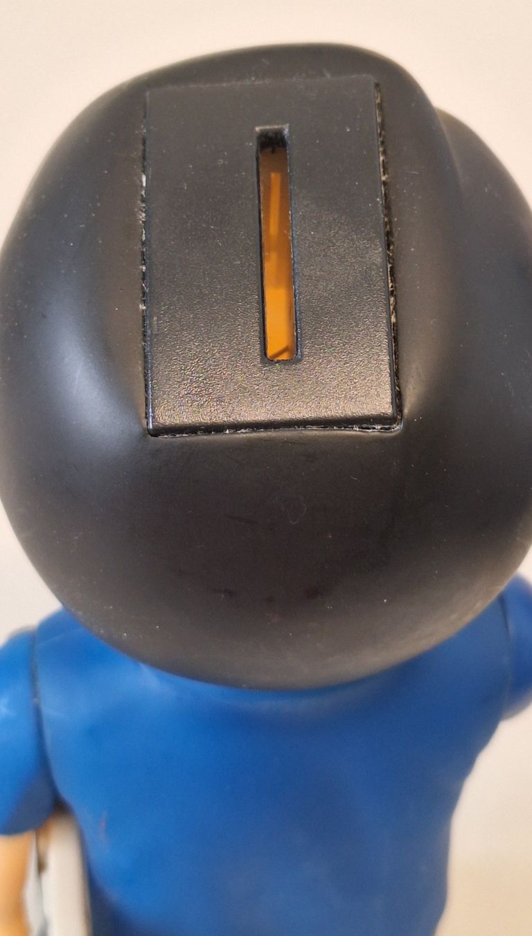 Migros Statuette: Figur m electronis Migros Spardose Kässeli Nerd – Usato da Gurtnellen venduto da Rhino77 4