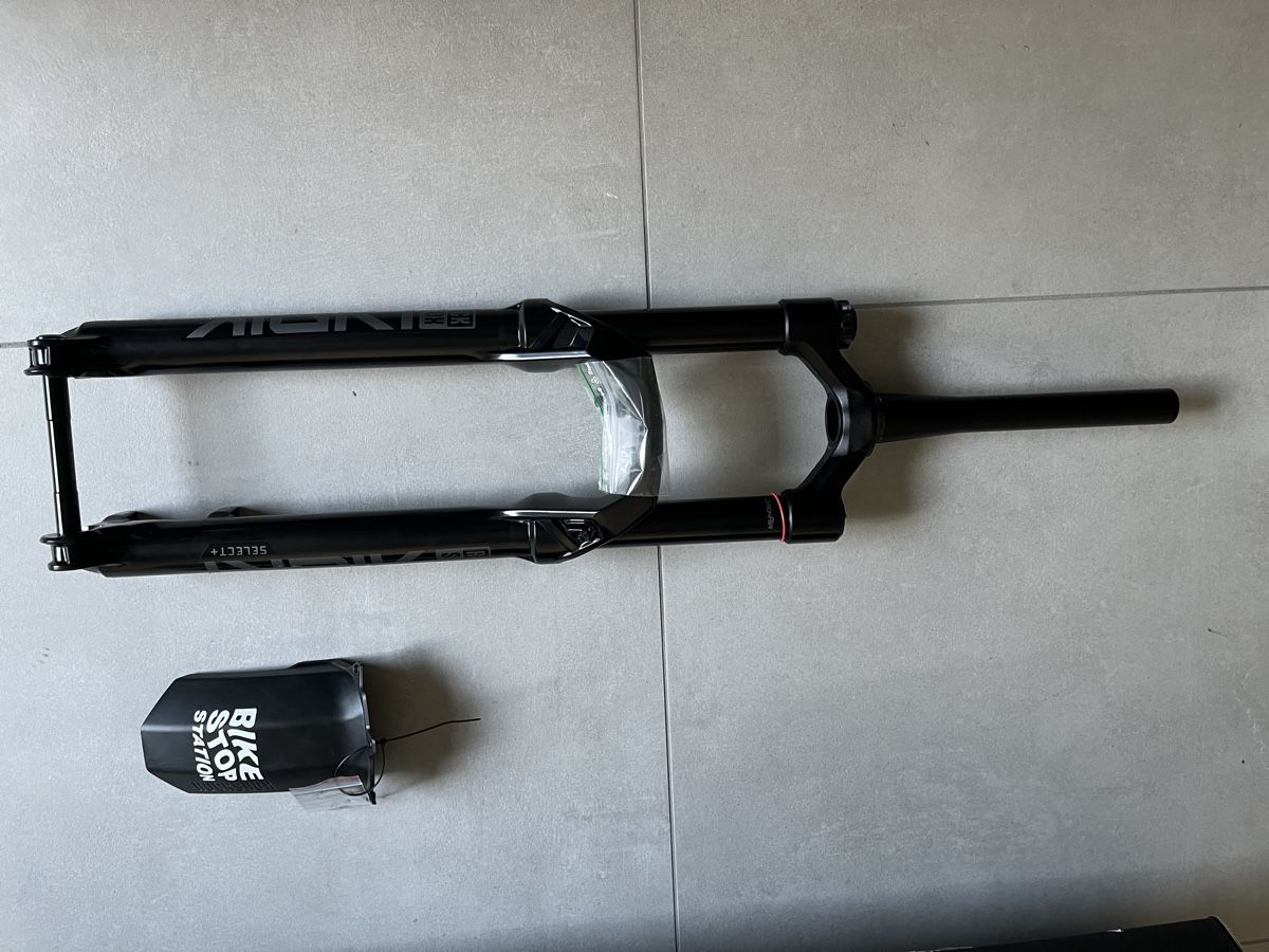 Rockshox Pezzi di ricambio: Rock Shox Lyric Select + – Nuovo (secondo la descrizione) da Glarus venduto da tim_2000 2