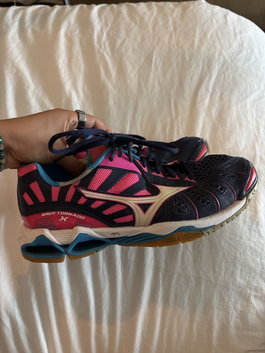 Mizuno Damenschuhe: Mizuno Wave Tornado X Volleyballschuhe – Gebraucht aus Küssnacht am Rigi von sab_s7w6 2