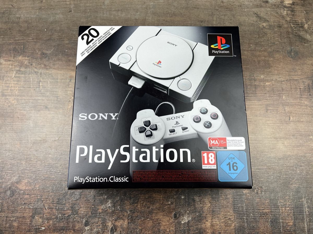 Sony Console: Sony Playstation Classic – Nuovo (secondo la descrizione) da Hallau venduto da R.R.91