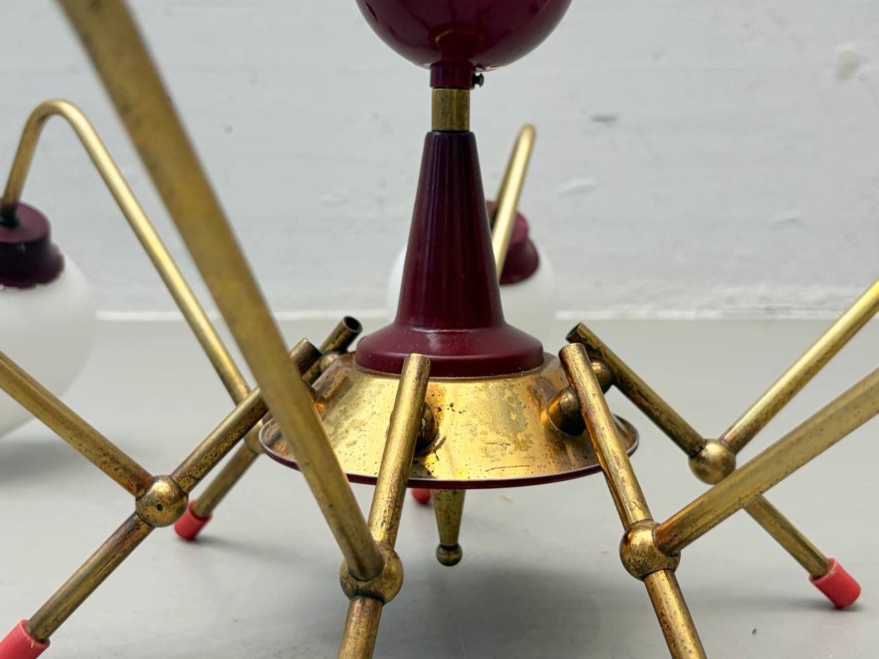 Lampadari & plafoniere: Sputnik Deckenleuchte mit Messinggestell und Opalglas, 50er – Usato da Zürich venduto da LeMoege 5