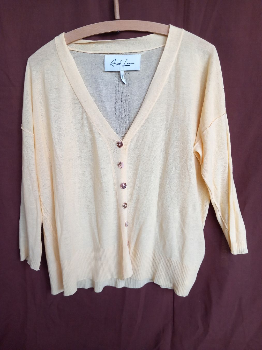 Top: Twinset jaune pastel And Less Taille M – Usato da Faoug venduto da per_kp6r 1