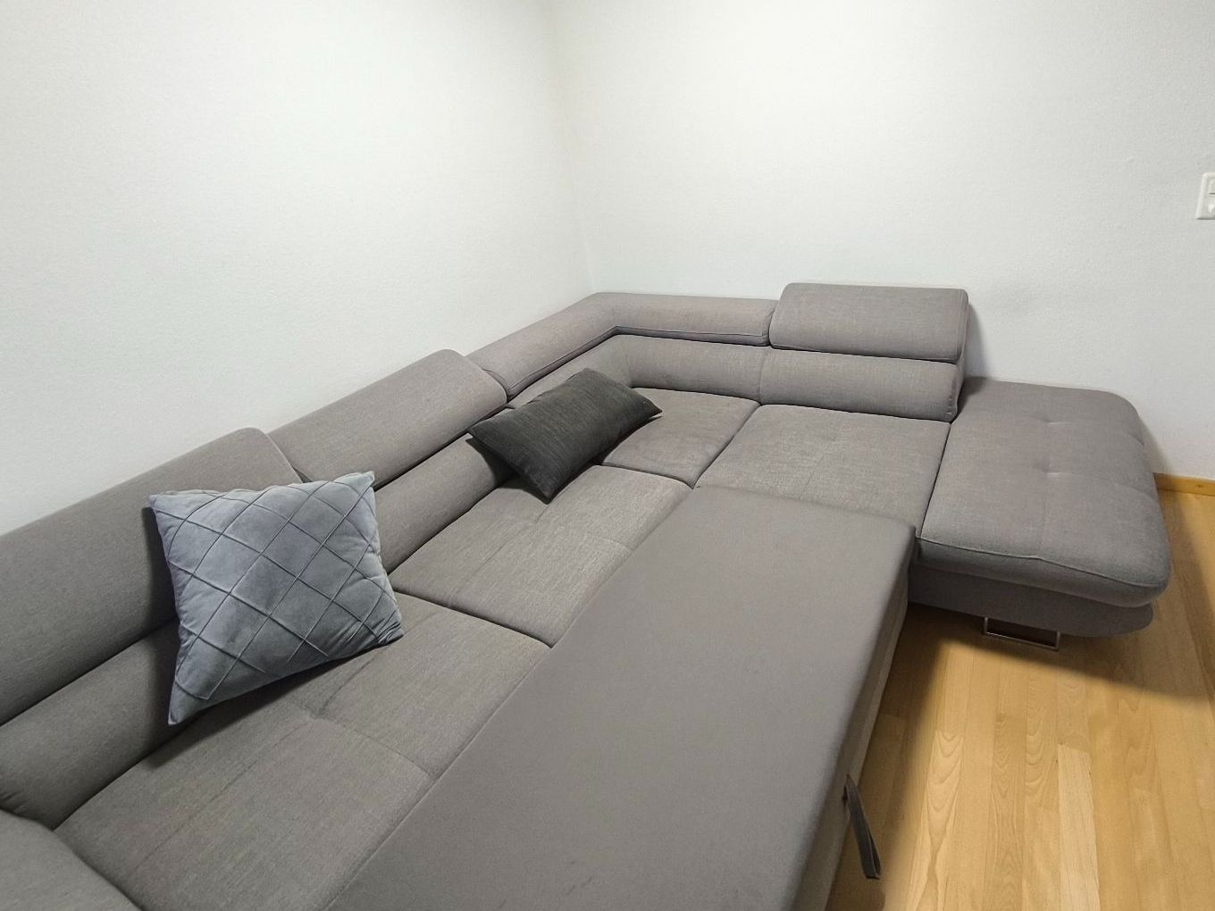 Divani: Ecksofa grau mit Bettfunktion und Stauraum – Usato da Neuendorf venduto da No96Am 6