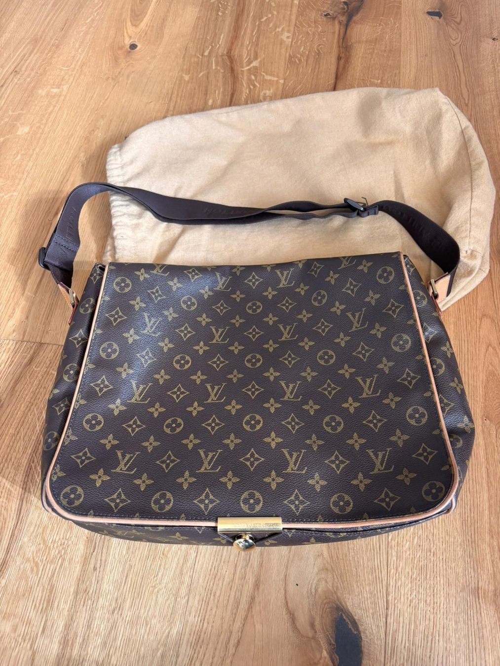 Borse: Sac Louis Vuitton marron authentique avec dustbag! – Usato da La Chaux-de-Fonds venduto da Kent_walker