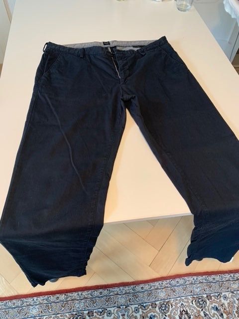 Kleiderpakete: Hose-Hemd-Set Hugo Boss – Gebraucht aus Winterthur von ViRoSoId 1