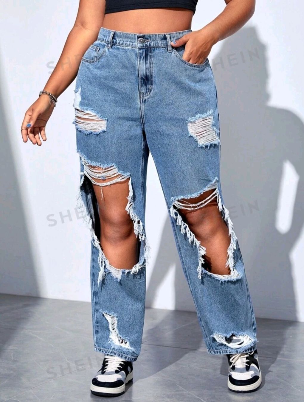 Jeans: Jean large déchiré, taille 46 – Nuovo (secondo la descrizione) da Lausanne venduto da Cassandra11
