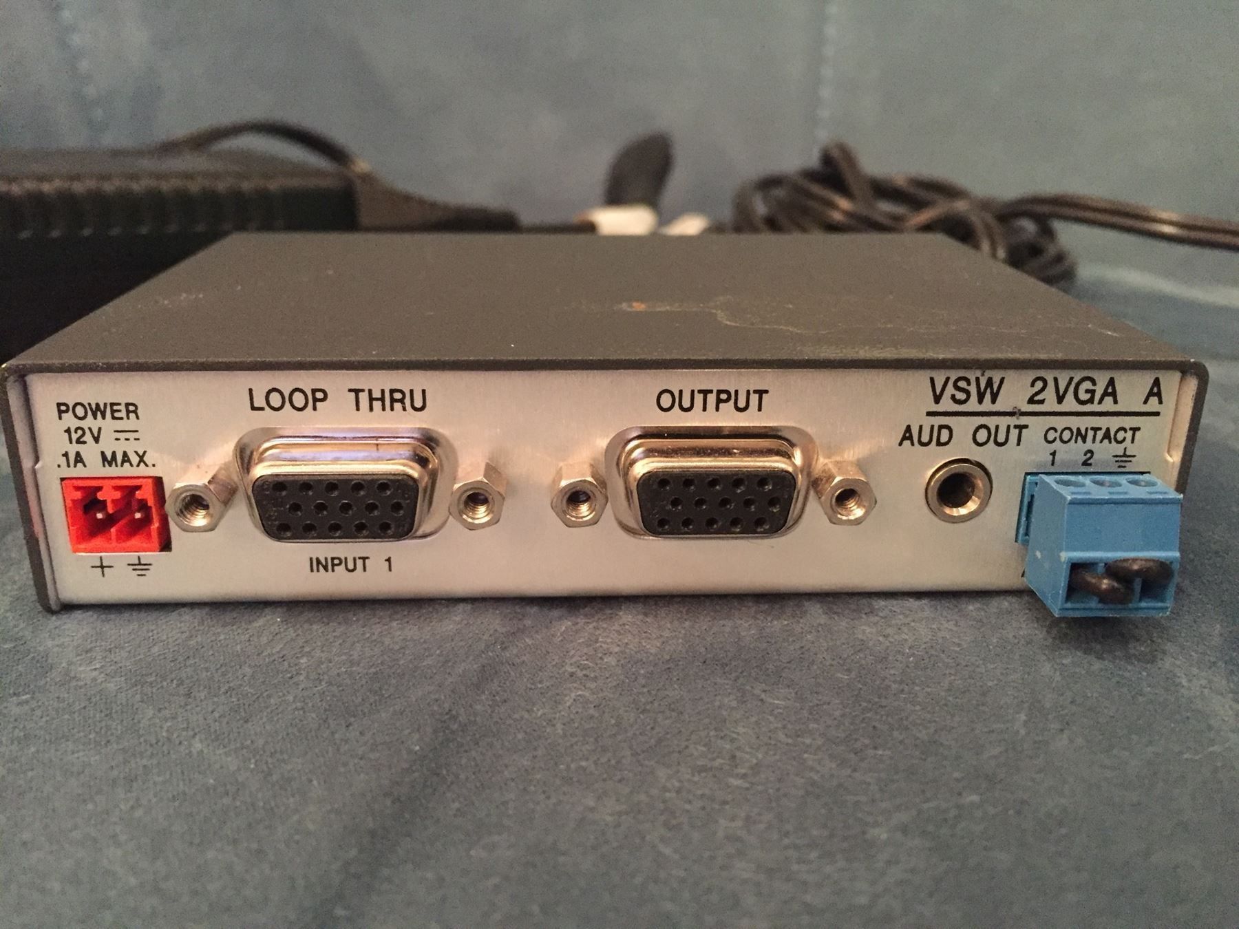 Convertitori: Extron VSW 2VGA A aktiver Umschalter – Usato da Mellingen venduto da Browser67 2