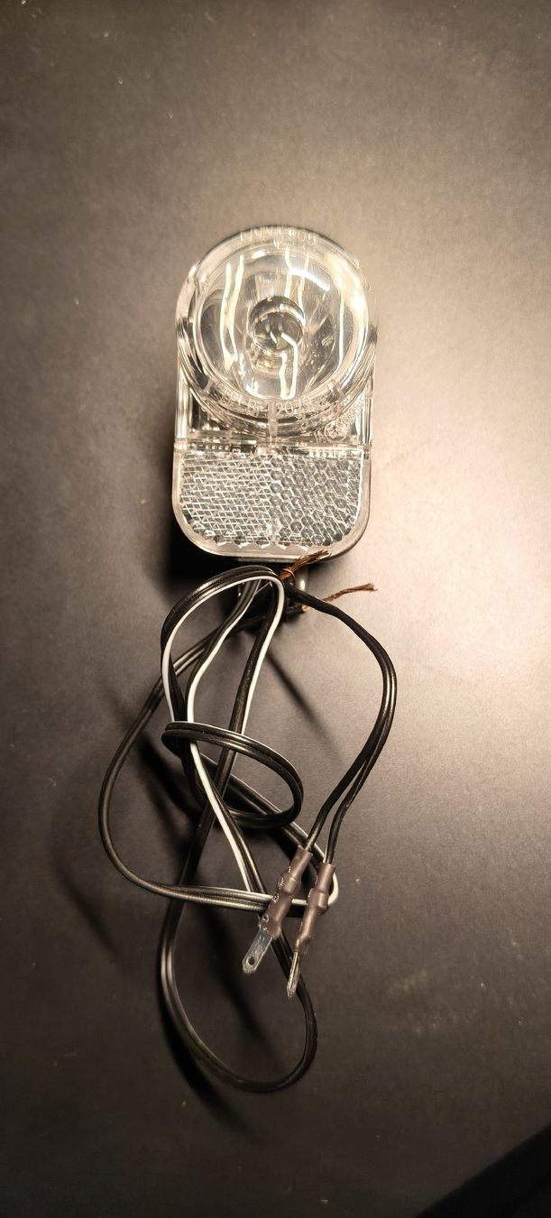 Axa Pezzi di ricambio: Front light for electric bike Axa Pico 30-E – Usato da Rebstein venduto da sho_7yky 2