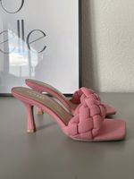 Sandales roses tressées à talons aiguilles, RAID neuves