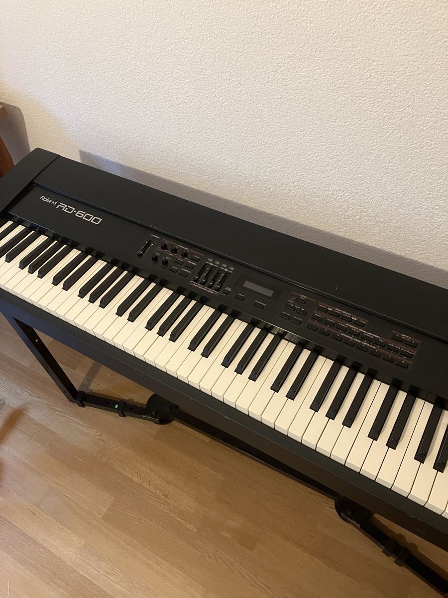 Roland Strumenti musicali: Roland RD-600 Digital Piano – Usato da Zürich venduto da breitstefan 1