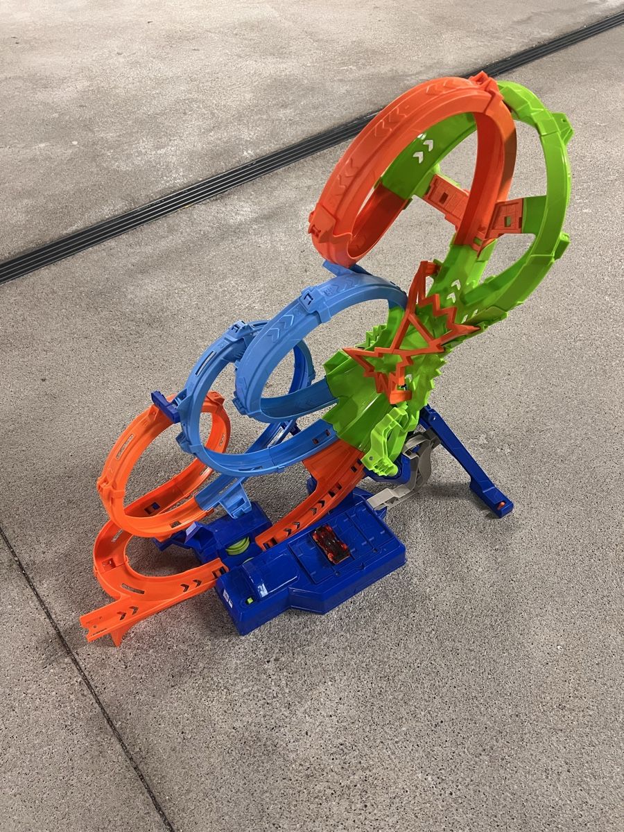 Hot Wheels Piste: Circuit de voitures Hot Wheels – Usato da La Neuveville venduto da neitre