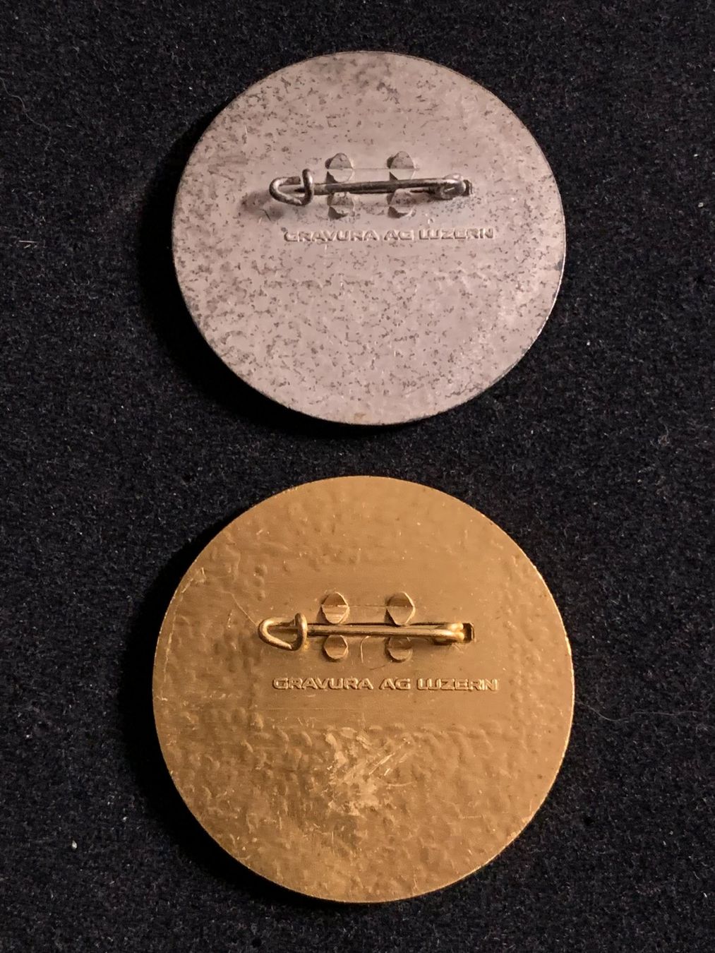 Plaketten & Abzeichen: Fasnachts Plakette Altstetten Gold & Silber – Gebraucht aus Therwil von Zelle13 1