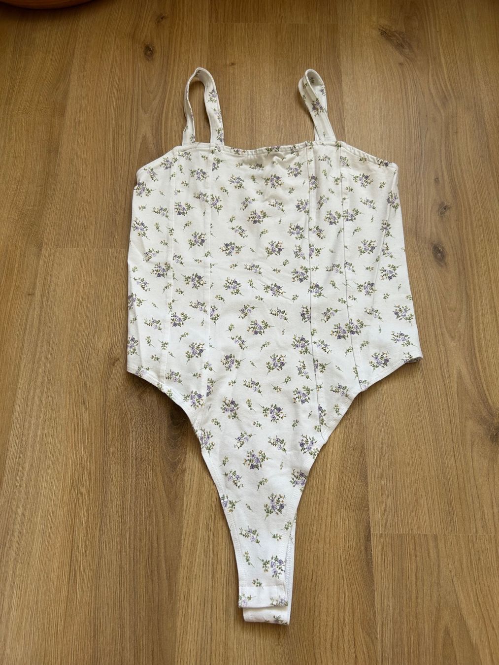 Top: Body blanc à fleurs mignon – Nuovo (secondo la descrizione) da Delémont venduto da elena_neuhaus