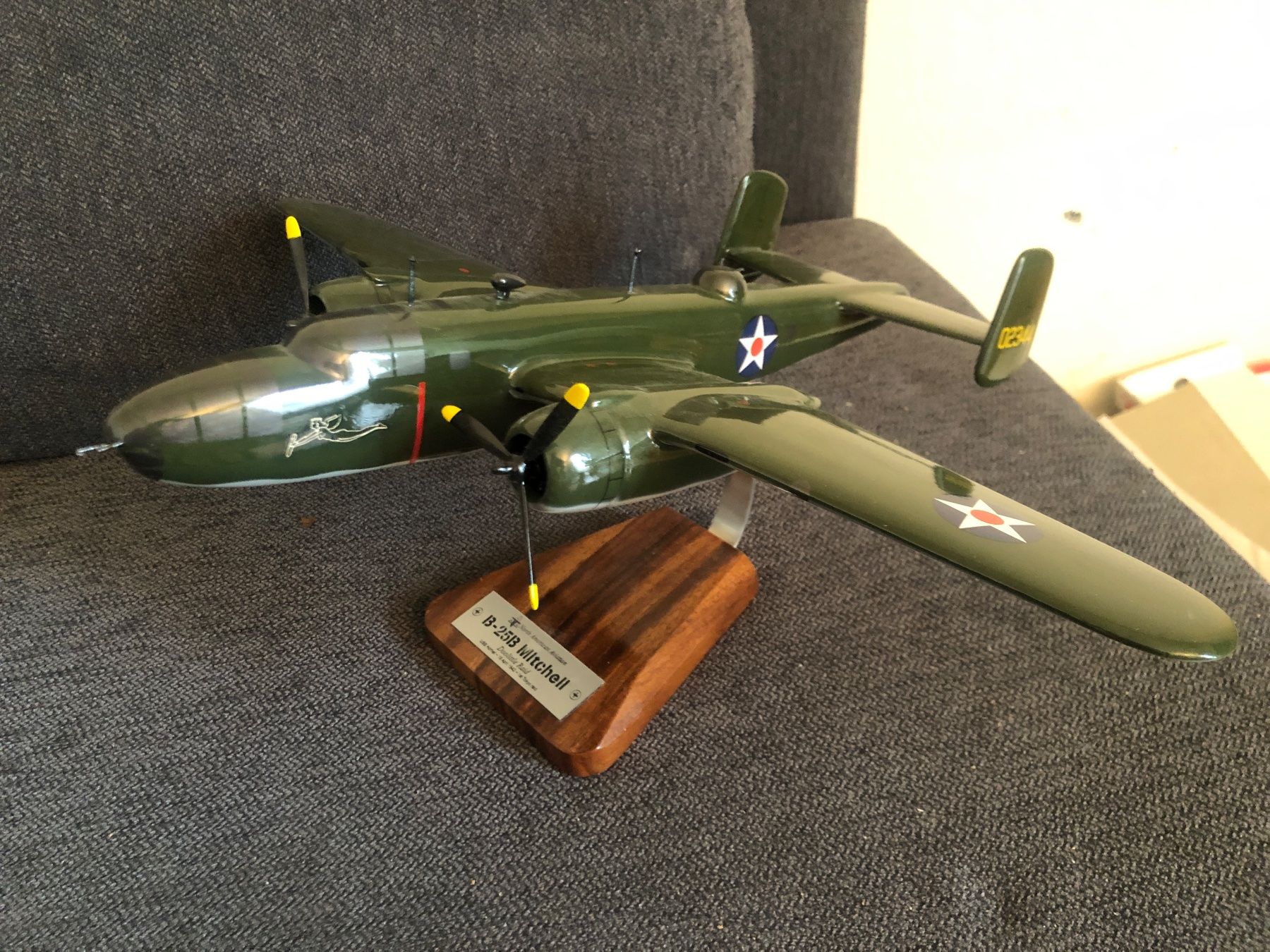 Kit di modellismo & Modellini statici: FLUGZEUG MODEL B-25B Mitchell "Tokyo Doolittle Angriff" – Usato da basel venduto da Lastcall