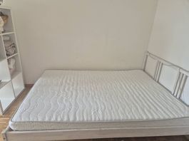 Bett + Matratze + Lattenrost 140x200cm