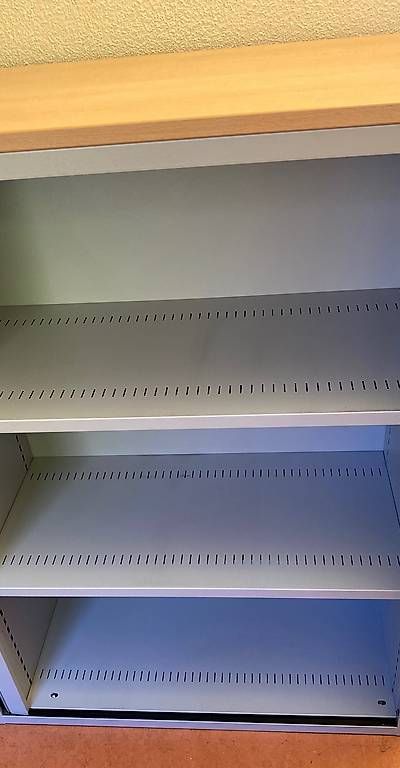 Lista Armadi: Rollladen-Schrank Grau LISTA – Usato da Urdorf venduto da Resumasa 2
