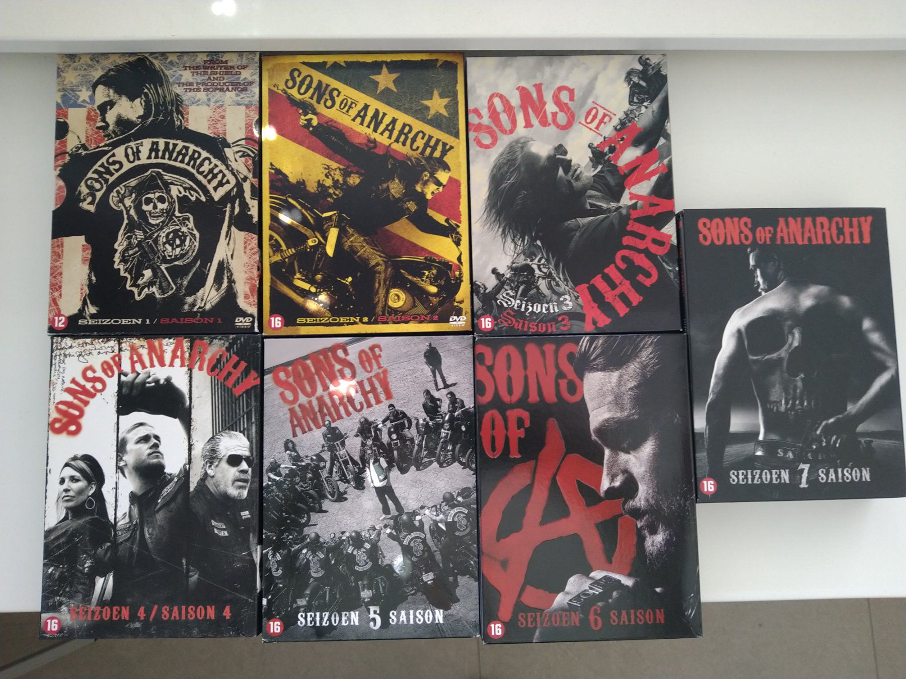 Tutti i DVDs: Sons of Anarchy - Intégral 7 saisons – Nuovo (secondo la descrizione) da Echallens venduto da michllbis