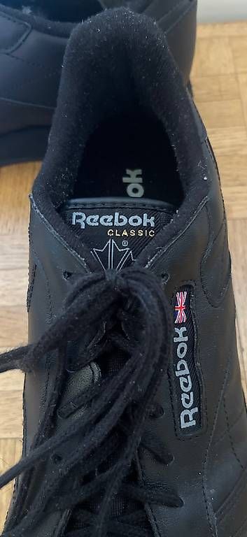 Reebok Chaussures hommes: Sneakers REEBOK Schwarz Gr. 44 – D'occasion à Urdorf par Resumasa 2