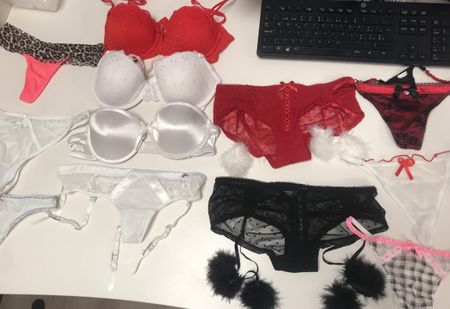 Sunnliche Unterwäsche, neu: 4BHs, 9Slips