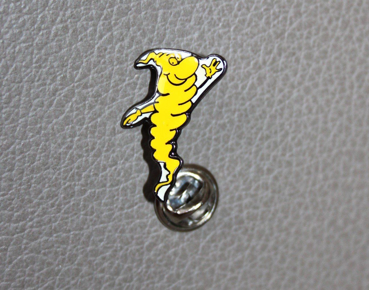 Placchette & Badge: Pin gelb – Usato da Otelfingen venduto da Jupi07 3