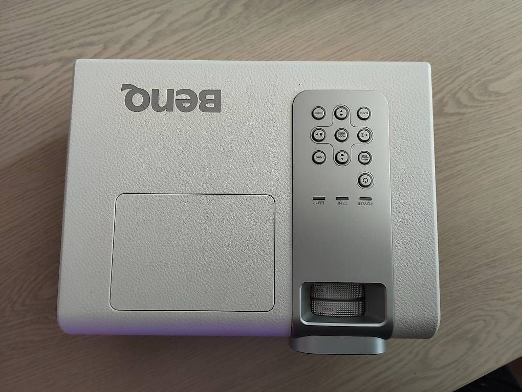 Proiettori: Beaner BenQ W1000+ – Usato da Glarus venduto da Hadowa 1