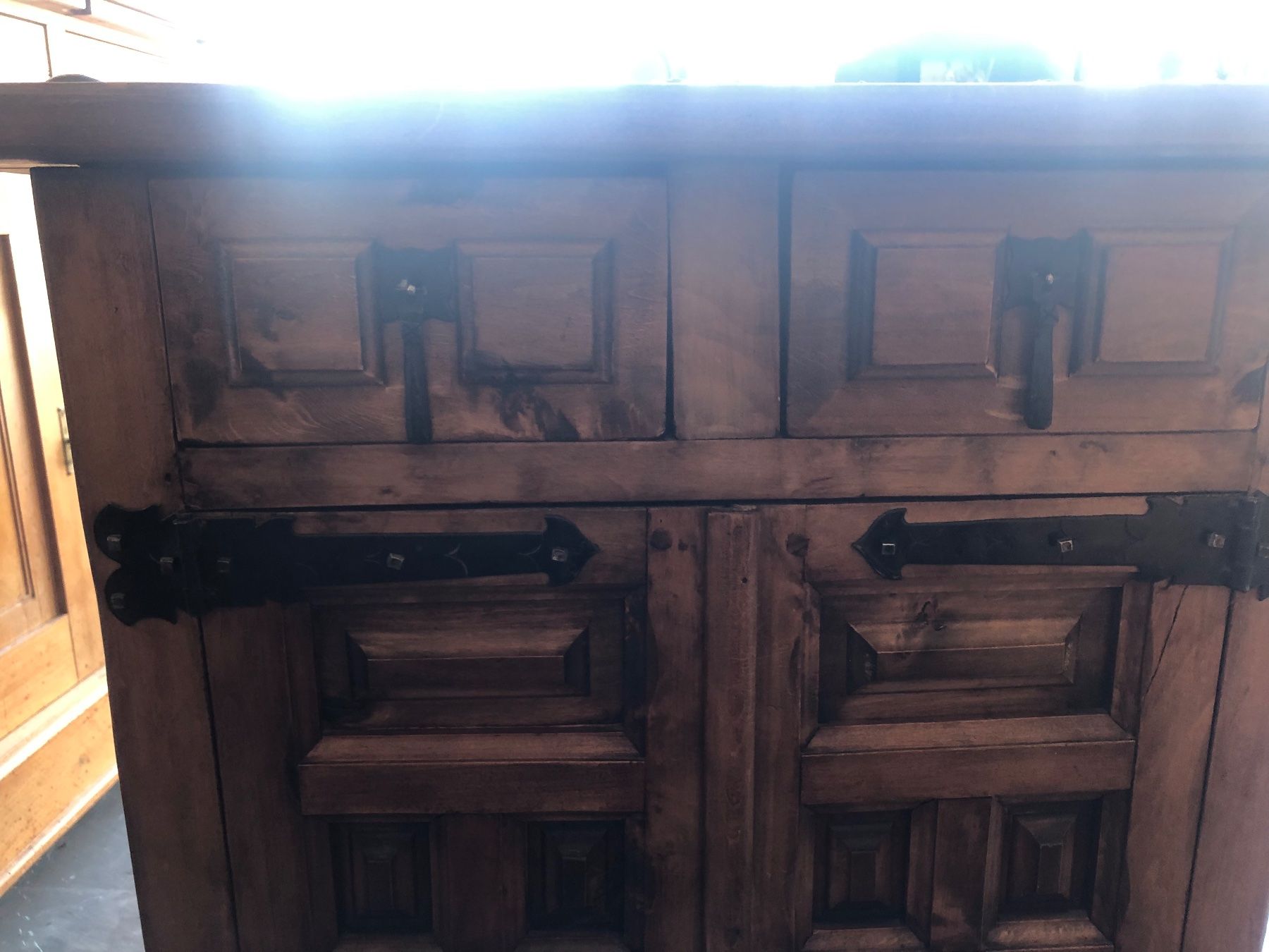Commodes: Schönes Spanisches Schränkchen – D'occasion à Rothrist par bambus18 1