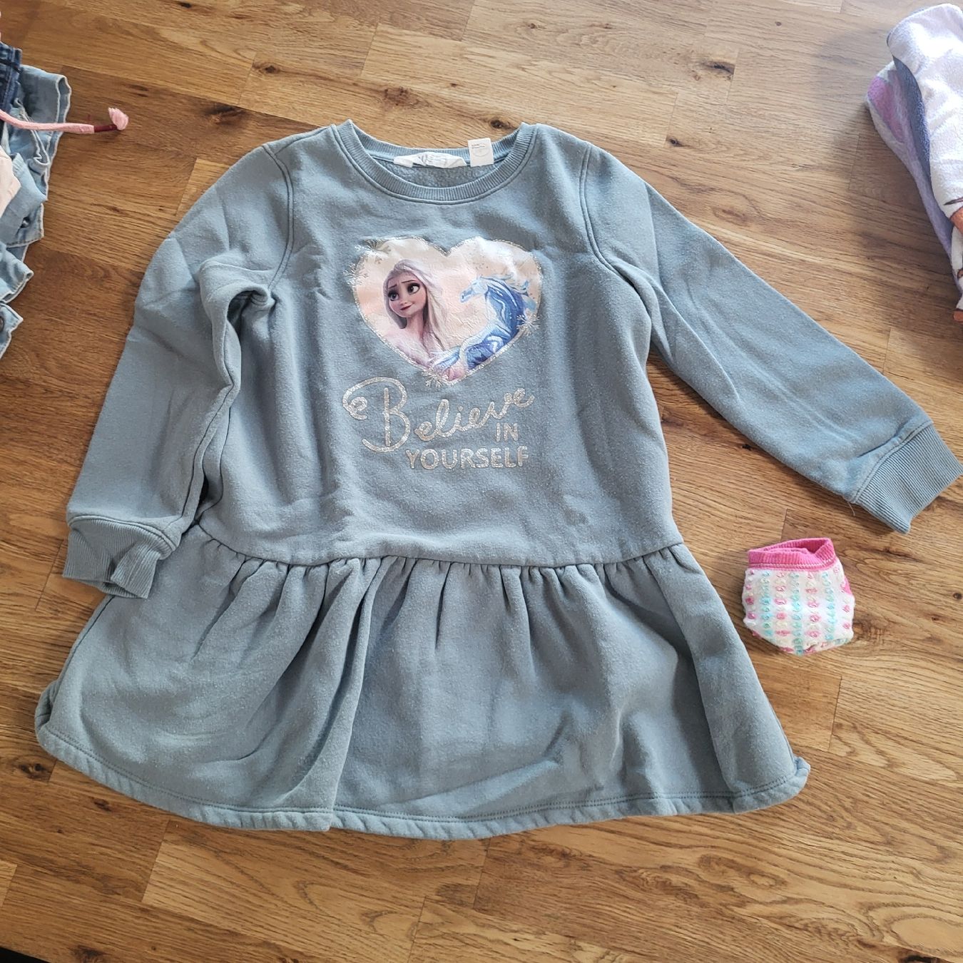 Lotti & Set di vestiti: Mädchen Kleiderpaket Grösse 122/128 – Usato da Arth venduto da BaMiLiScH 4