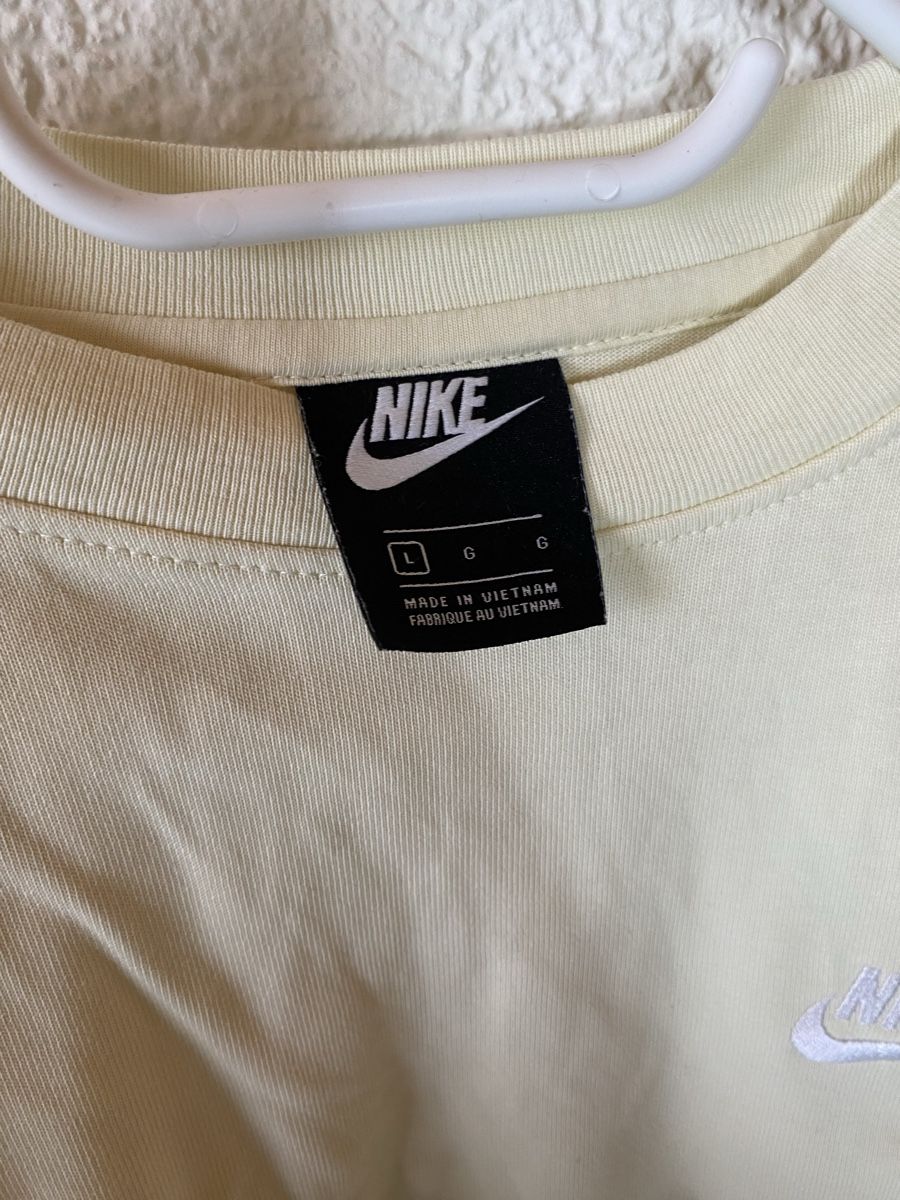 Nike T-shirt: Cropped T-Shirt von Nike – Usato da Emmen venduto da Linda-Bachmann 2