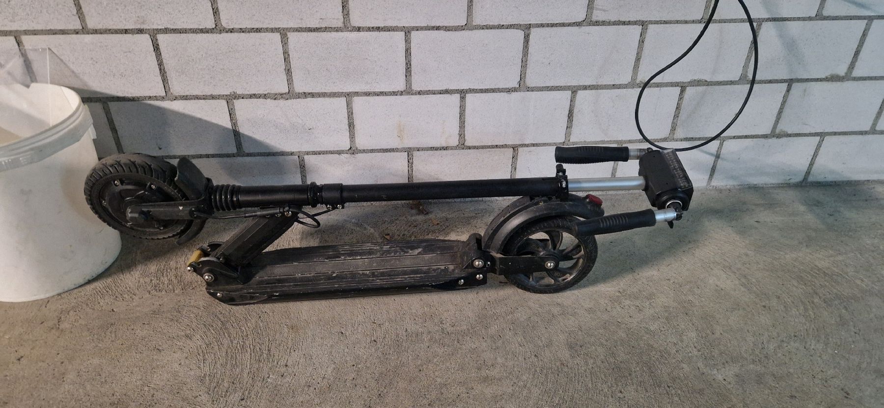 Kickboard: Trottinette électrique pliable – Difettoso da Villars-sur-Glâne venduto da MrLobTec 1