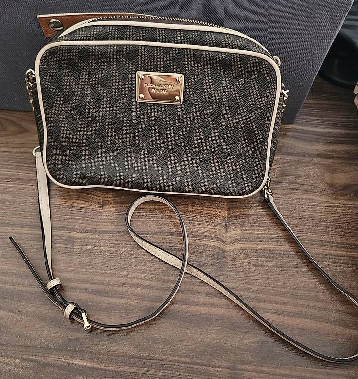 Taschen für Damen: Vintage Michael Kors Tasche – Gebraucht aus Amriswil von dga_b9vw