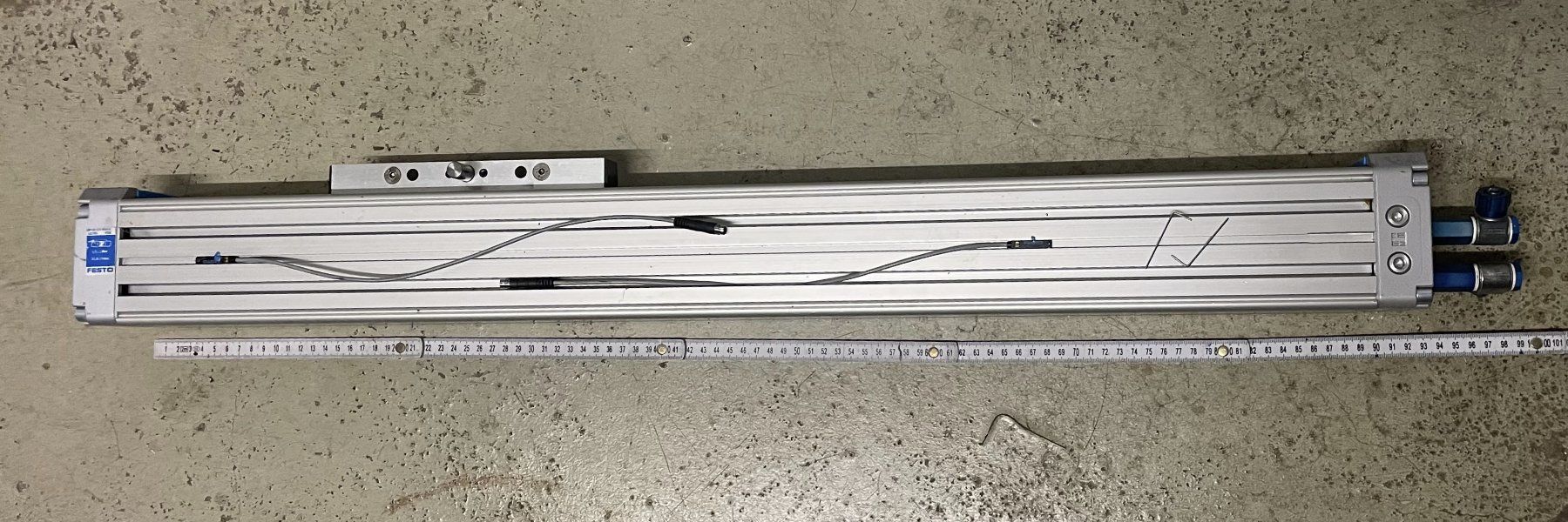 Festo Altro per industria metallurgica: Festo Pneumatik Linearantrieb DGP-50-570-PPVA-B – Usato da Sins venduto da 3985schluckti